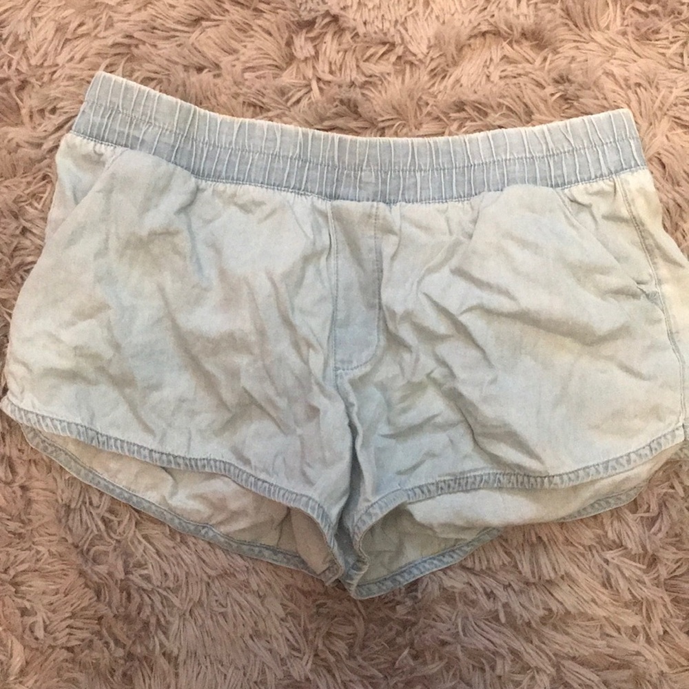 Elastic waist shorts